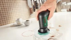 Bosch Brosse De Nettoyage Sans Fil Universalbrush + Acc + Usb -Karch Jardin Magasin 646daf1aa78372.18455732